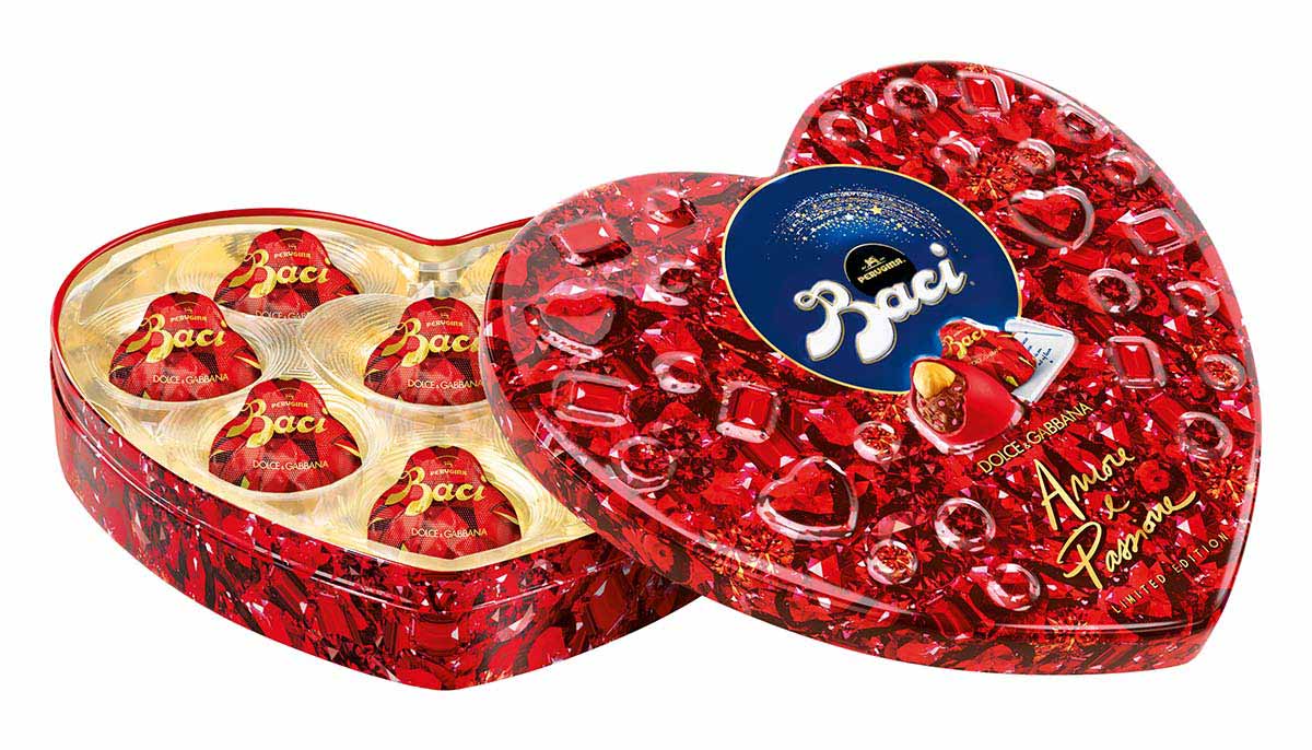 Baci Perugina Cuore Latta Red 100g