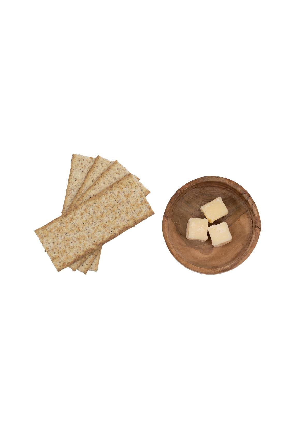 Formaggio stagionato, cracker integrali
