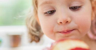 bambina abitudini alimentari