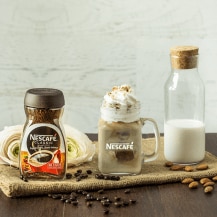 Almond pleasure, scopri la bevanda vegetale estiva di Nescafé