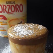 Tazza di Dalgona e confezione di Orzoro