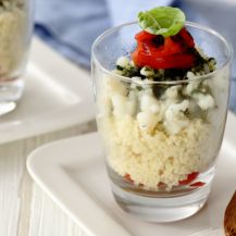 Bicchierini di cous cous alle seppie e pesto cremoso