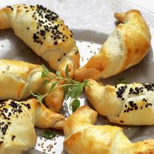 Croissant salati con broccoli e ricotta