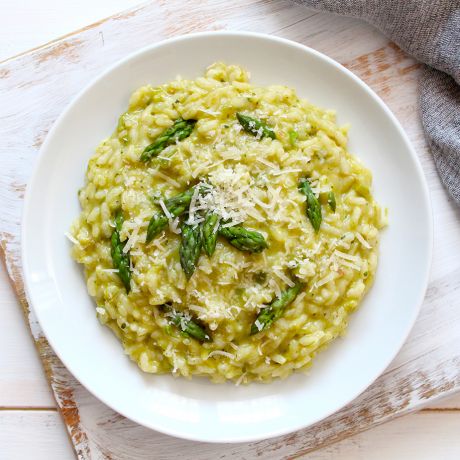 Scopri come realizzare la ricetta del risotto con gli asparagi