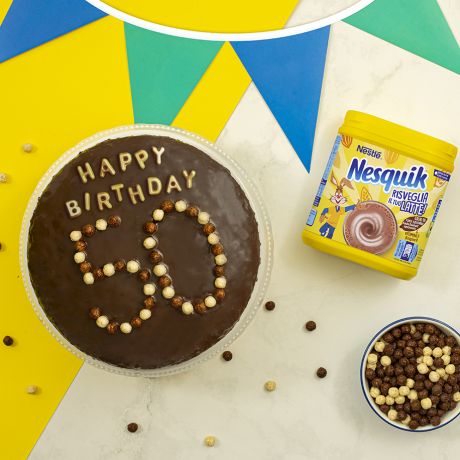 Torta al Cioccolato e Nesquik con Ganache e scritta Happy Birthday 50