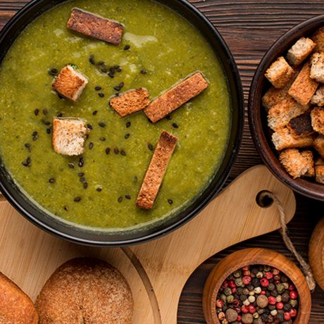 zuppa settembrina zucchine e sedano Zuppa settembrina zucchine e sedano con crostini