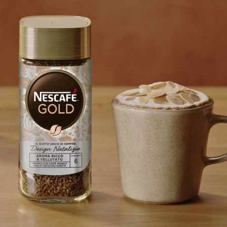 Un caffè alle mandorle fatto con Nescafè Gold