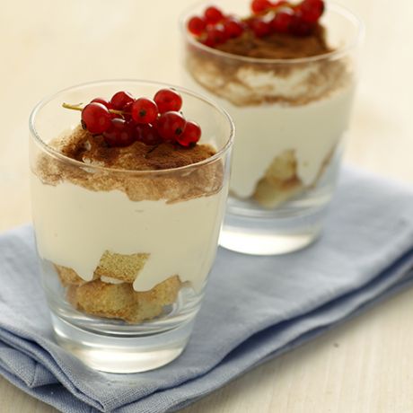 Tiramisù di ricotta, ribes e latte condensato