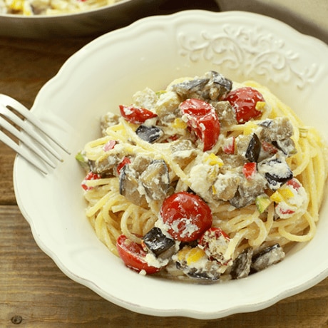 Spaghetti con ratatouille, menta e ricotta					