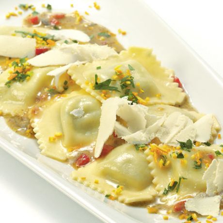 Ravioli ricotta e spinaci con verdure e gremolata