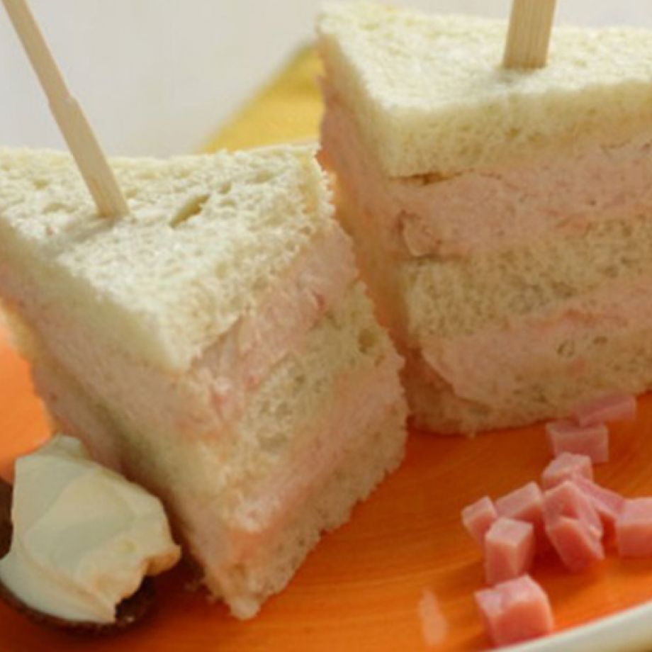 Sandwitch con spuma di prosciutto Formaggino MIO