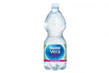 Nuova Nestlé Vera con il 30% di R-PET, Naturale: bottiglia realizzata con plastica riciclata