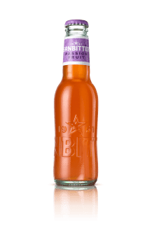  bottiglia di vetro di Sanbittèr Passion Fruit 20cl su sfondo bianco