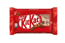 Pack rosso KitKat original confezione da 3 con sfondo bianco