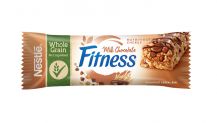 Confezione Fitness Milk Chocolate barretta cereali Nestlé su sfondo bianco