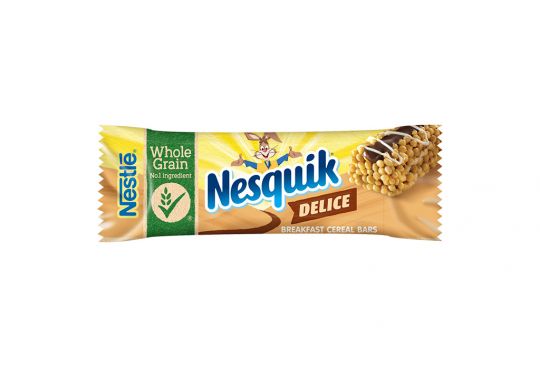 Scopri Nesquik Delice la barretta con cereali e cioccolato al latte Confezione di Nesquik Delice barretta cereali su sfondo bianco