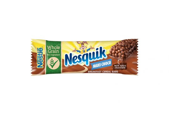 Scopri Nesquik Maxi Choco, la barretta di cereali con cioccolato al latte Confezione Nesquik Maxi Choco su sfondo bianco