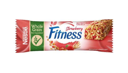 Confezione di Fitness Fragola, barretta di cereali Nestlè su sfondo bianco
