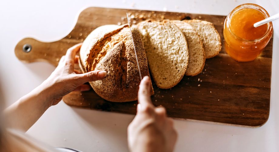 Pagnotta di farina di teff affettata