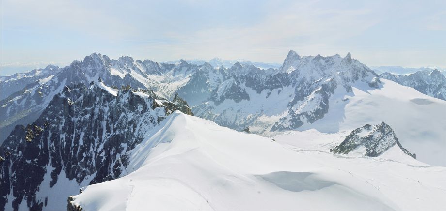 Montagne dove nasce Levissima Montagne dove nasce Levissima